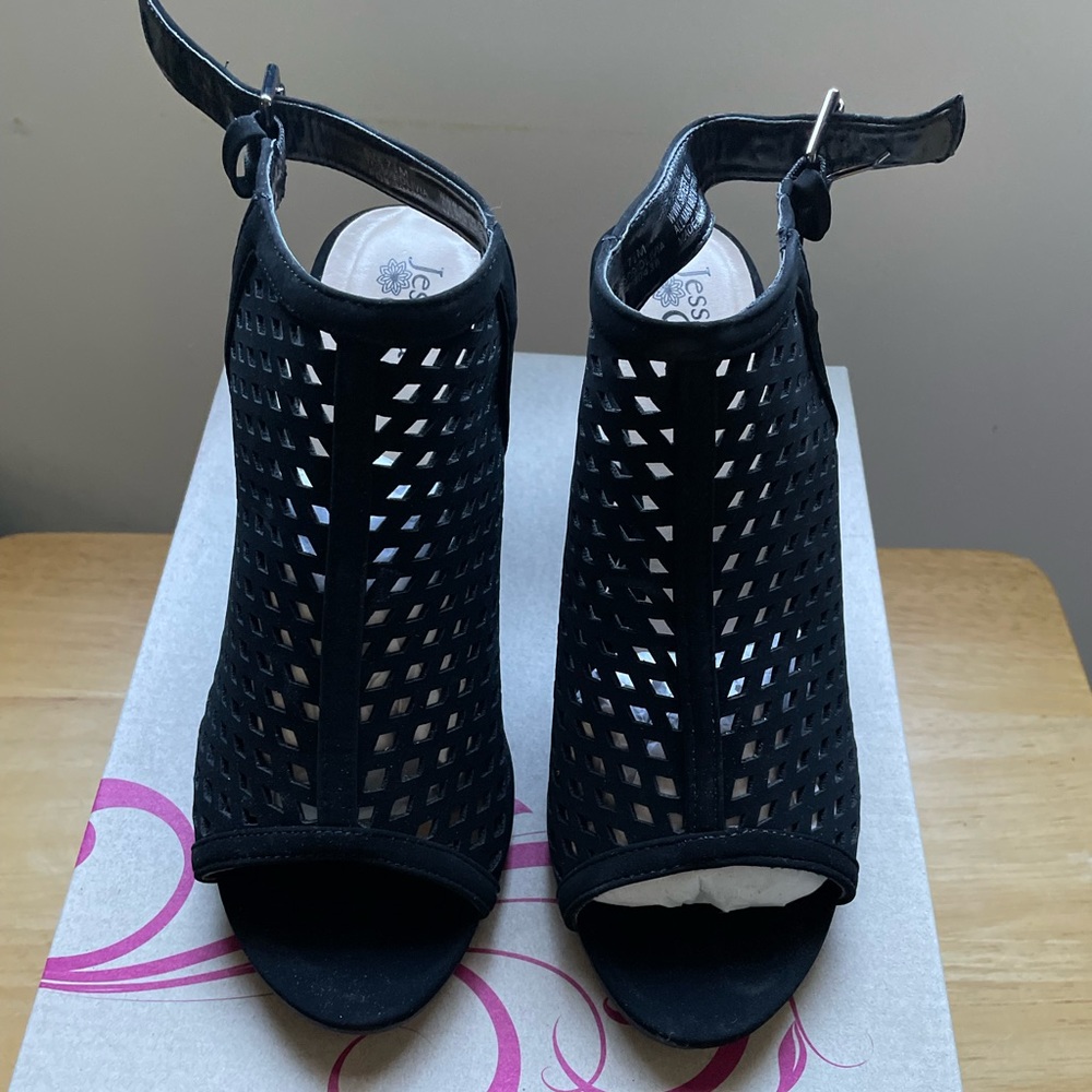 Jessica Cline heels